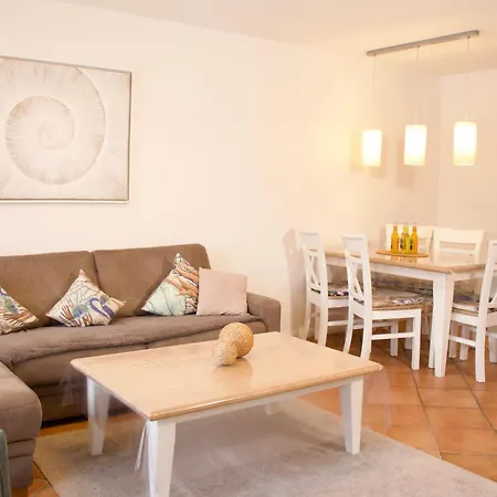 Holiday home Friesenhof - Uttied *